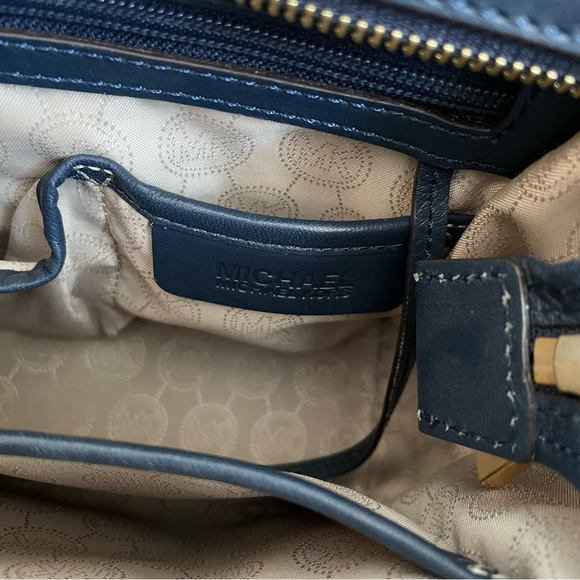 Michael Kors Small Navy Colette Purse - Excellent Condition - Picture 9 of 9